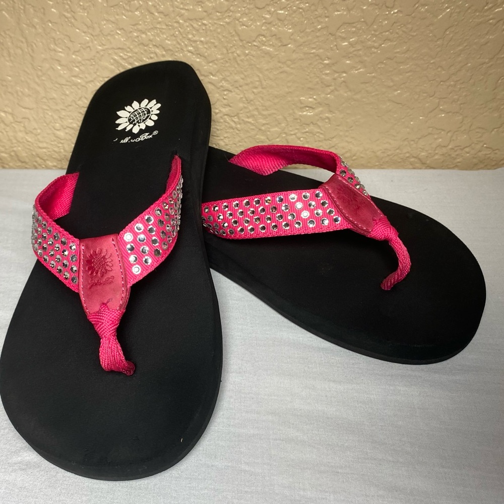 Yellow box flip flops size 7.5